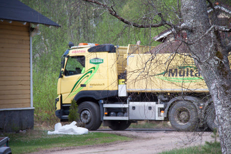 Irtomulta toimitetaan kuorma-autolla